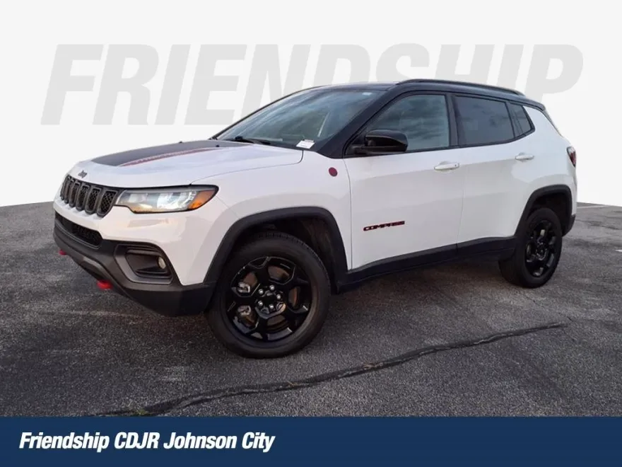 2024 Jeep Compass Trailhawk photo 1