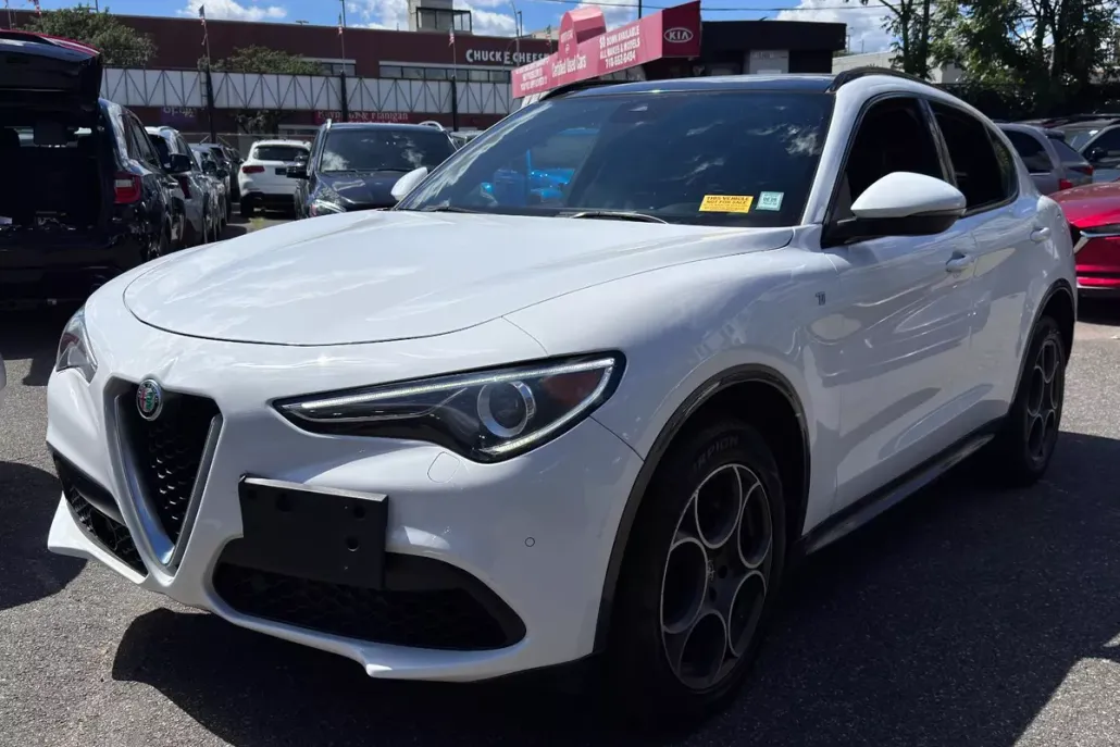 2022 Alfa Romeo Stelvio Ti photo 1