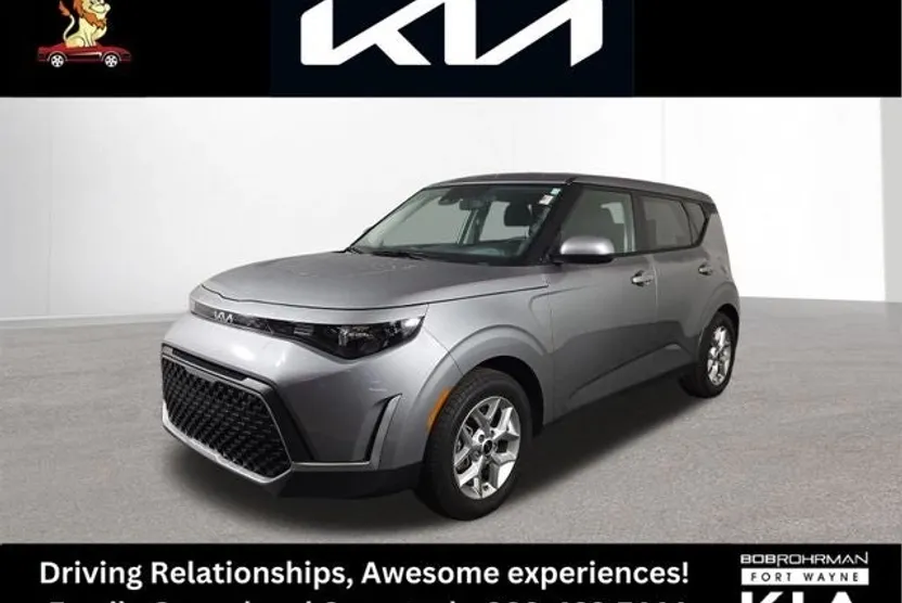 2023 Kia Soul LX photo 1