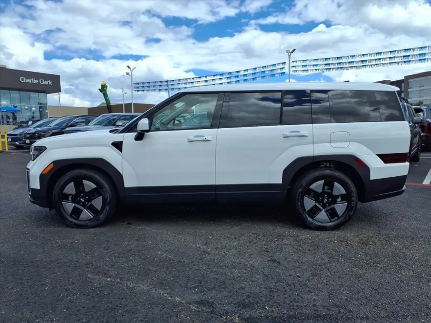 2026 Hyundai Santa Fe SE photo 1