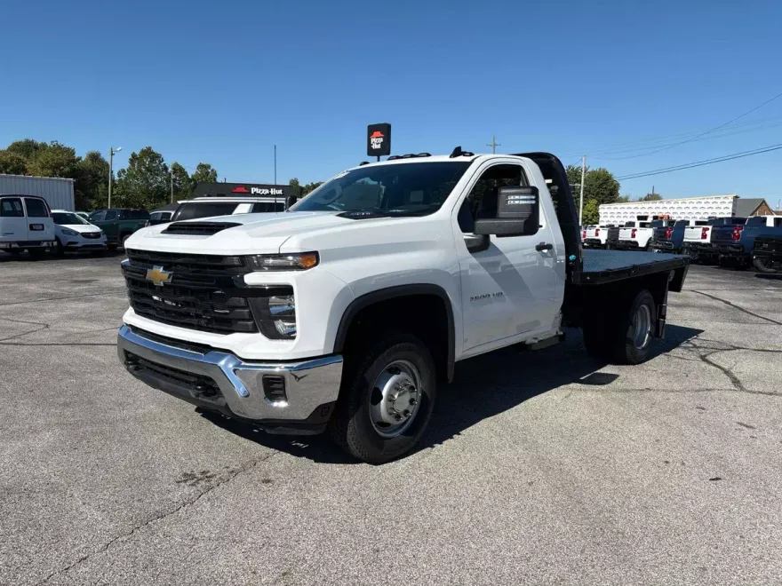 2025 Chevrolet Silverado 3500HD Work Truck photo 1