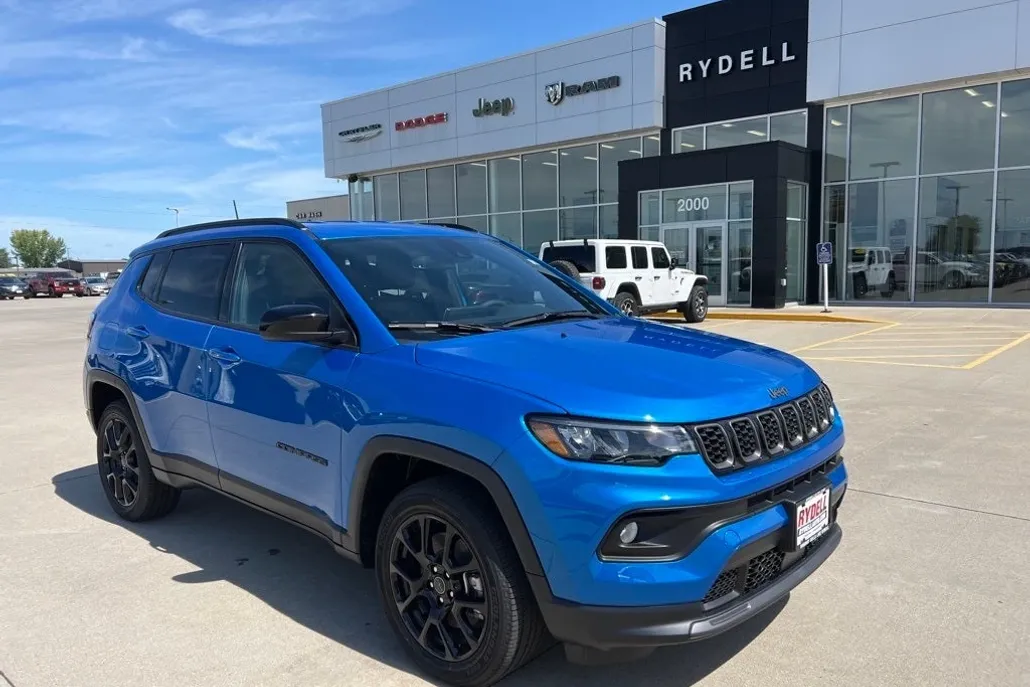 2025 Jeep Compass Latitude photo 1