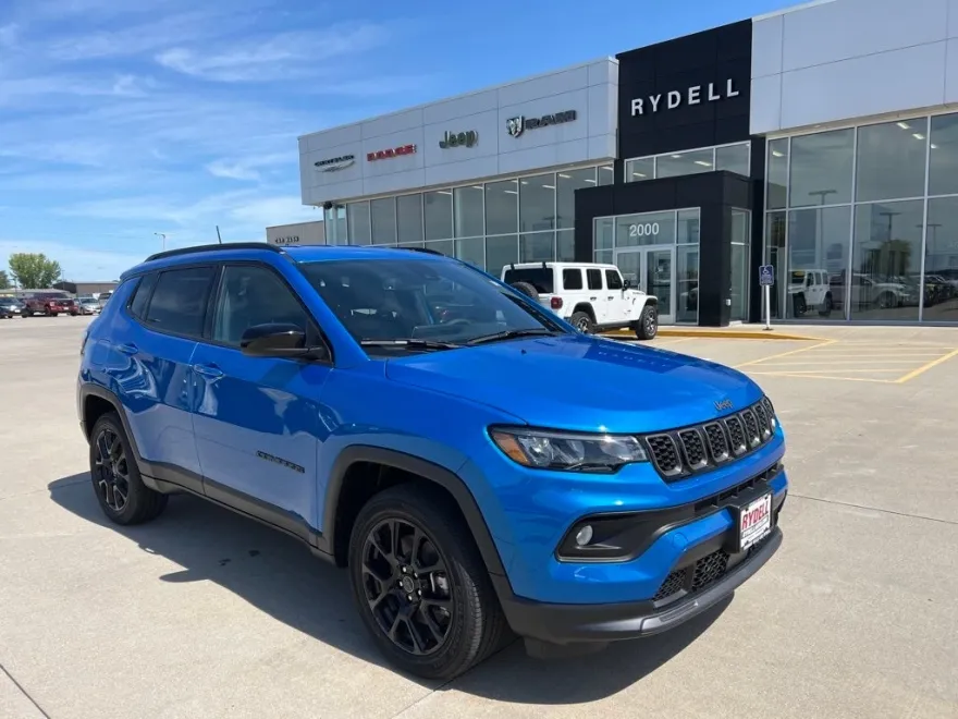 2025 Jeep Compass Latitude photo 1