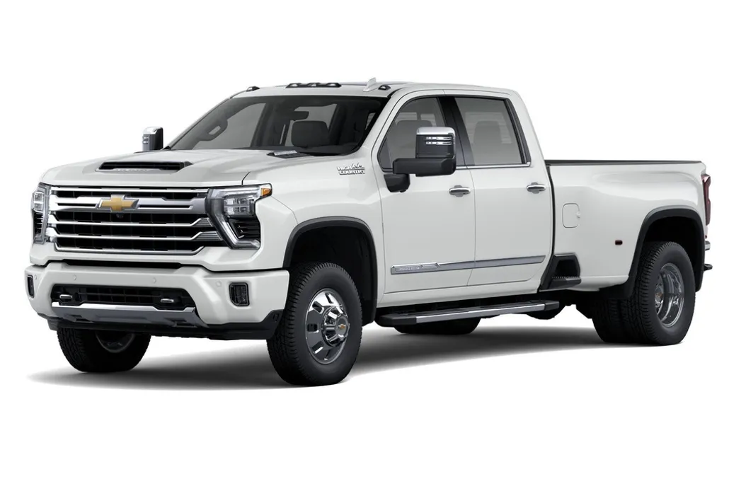 2026 Chevrolet Silverado 3500HD High Country photo 1