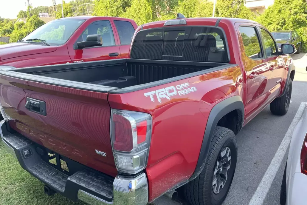2022 Toyota Tacoma TRD Off-Road photo 1