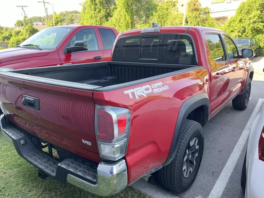 2022 Toyota Tacoma TRD Off-Road photo 1