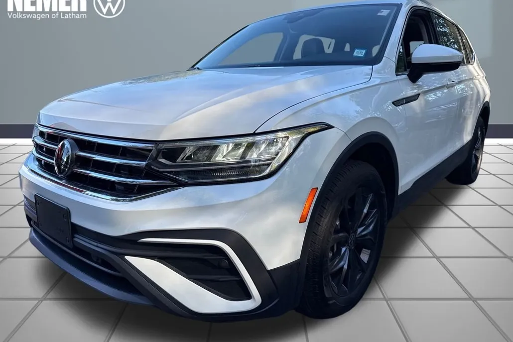2024 Volkswagen Tiguan SE Wolfsburg Edition photo 1