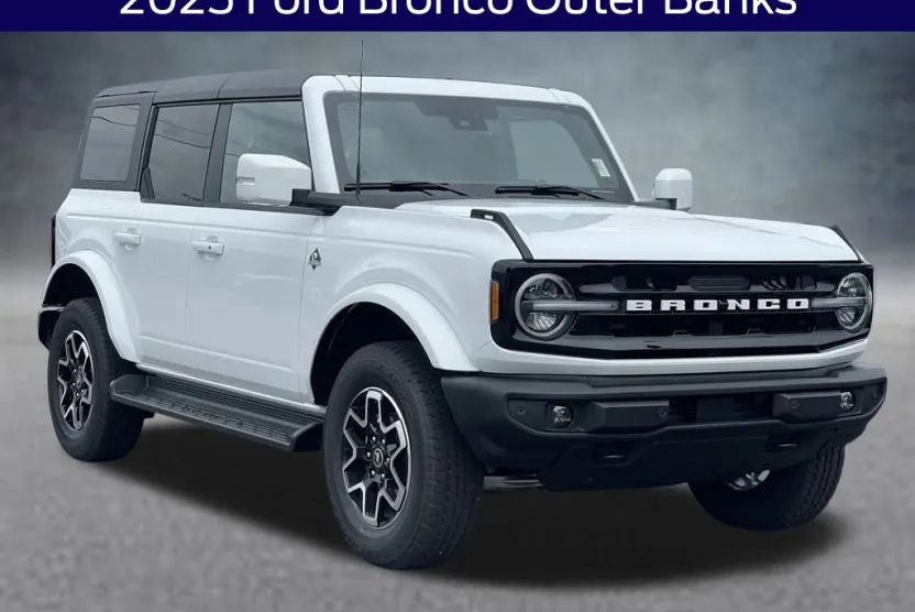 2025 Ford Bronco Outer Banks photo 1