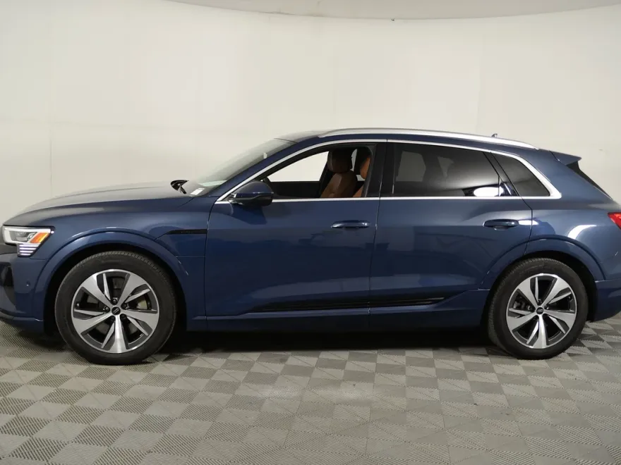 2024 Audi Q8 E-tron Premium Plus photo 1