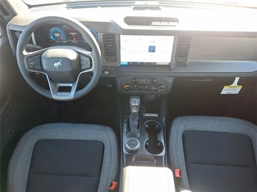 2025 Ford Bronco Base photo 10