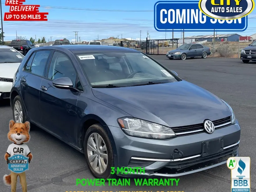 2021 Volkswagen Golf TSI photo 1