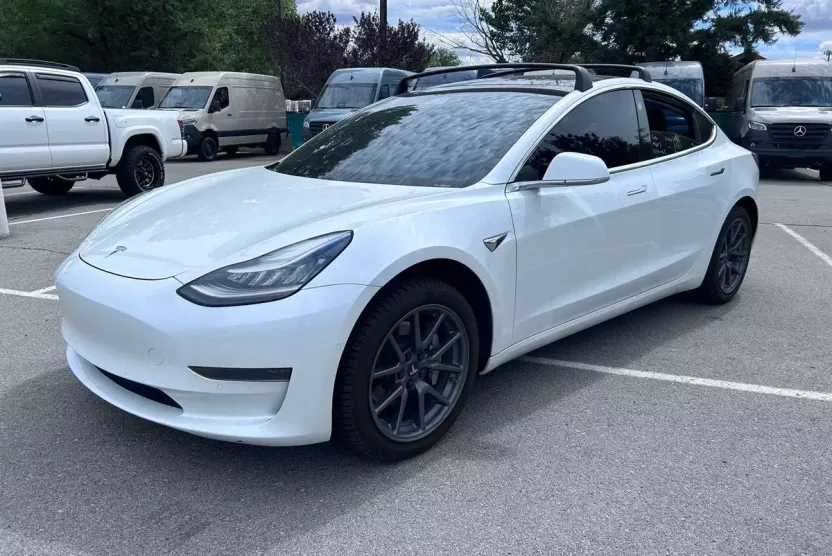 2020 Tesla Model 3 Standard Range Plus photo 1
