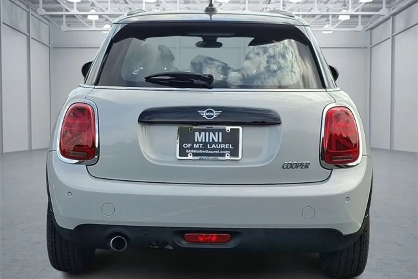 2021 Mini Cooper 4 Door Hardtop Signature photo 1