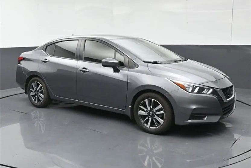 2021 Nissan Versa SV photo 1