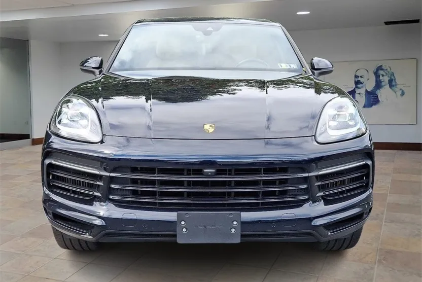 2019 Porsche Cayenne S photo 1