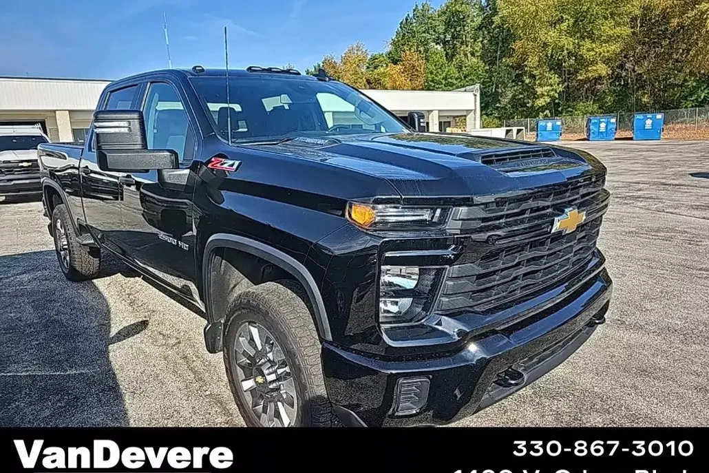 2024 Chevrolet Silverado 2500HD Custom photo 1