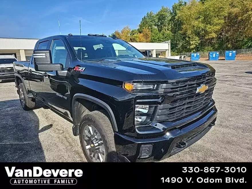 2024 Chevrolet Silverado 2500HD Custom photo 1
