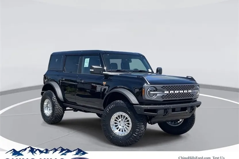 2025 Ford Bronco Badlands photo 1