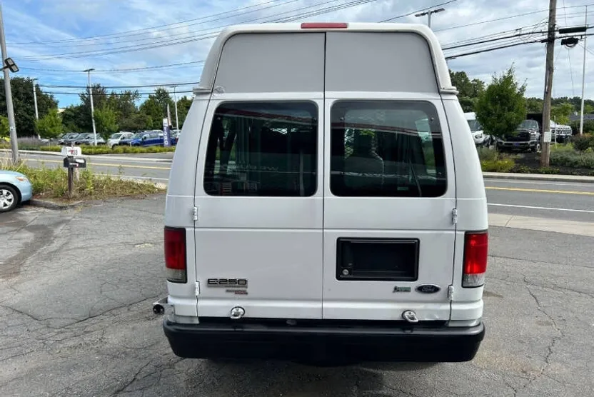 2014 Ford E-250 photo 1