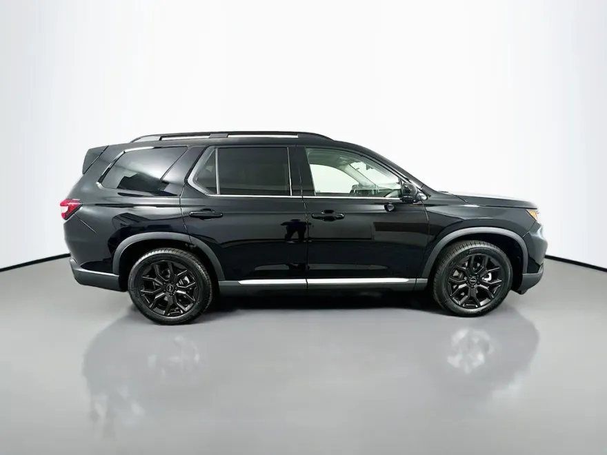 2025 Honda Pilot Touring photo 1