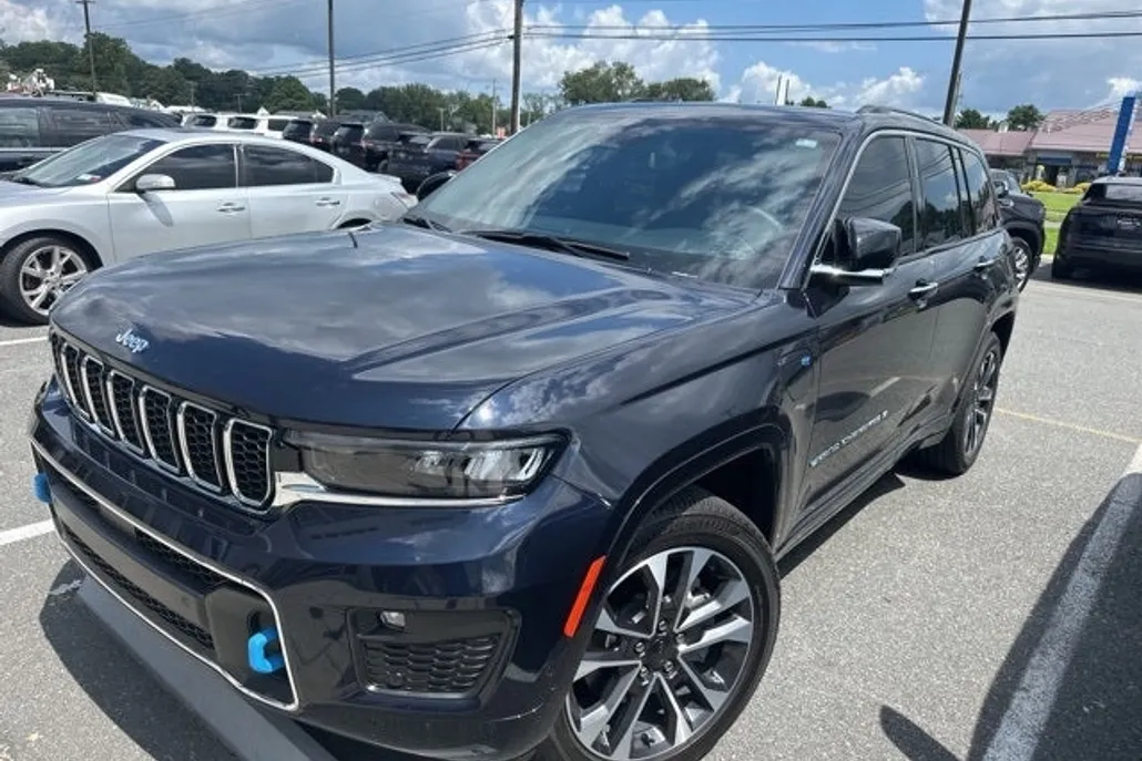2024 Jeep Cherokee Overland 4xe photo 1