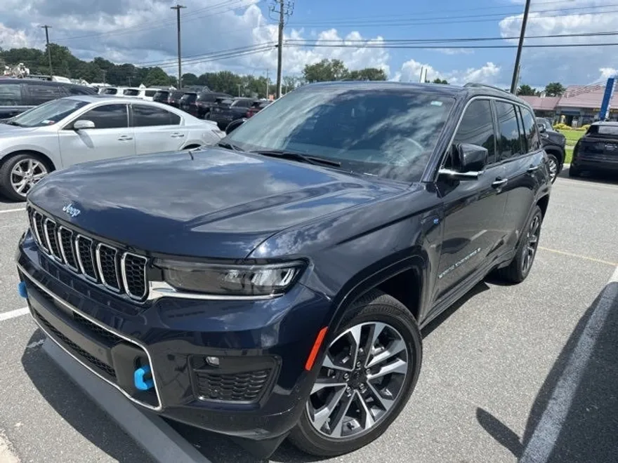 2024 Jeep Cherokee Overland 4xe photo 1