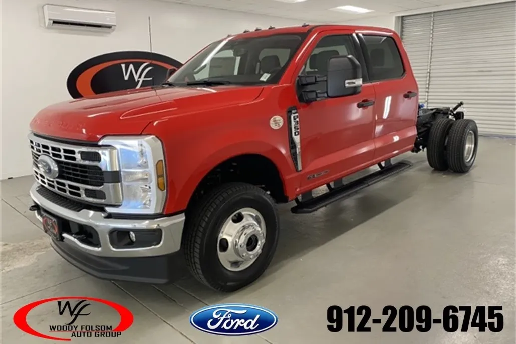 2025 Ford F-350 photo 1