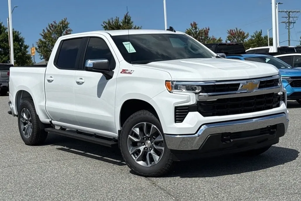 2026 Chevrolet Silverado 1500 LT photo 1