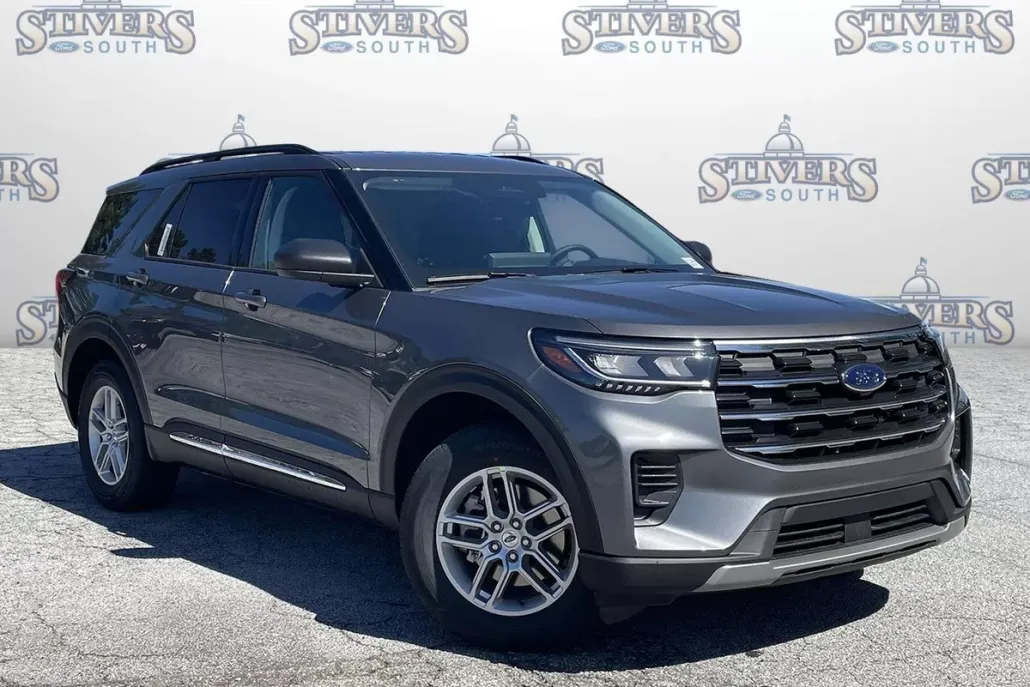 2025 Ford Explorer photo 1