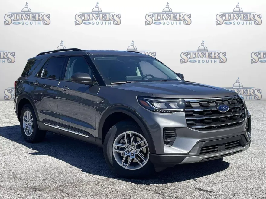 2025 Ford Explorer photo 1