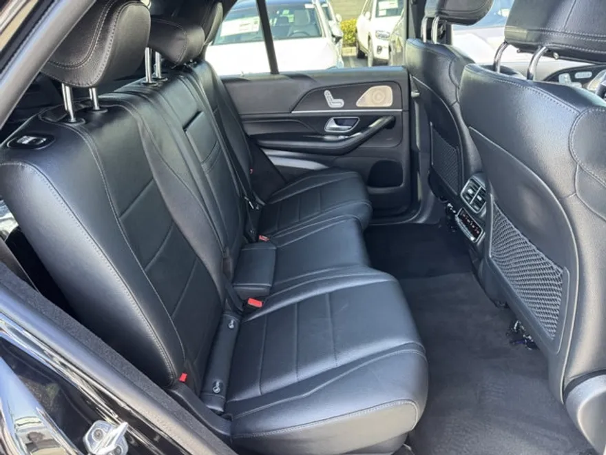2026 Mercedes Benz GLE 450 4MATIC photo 1