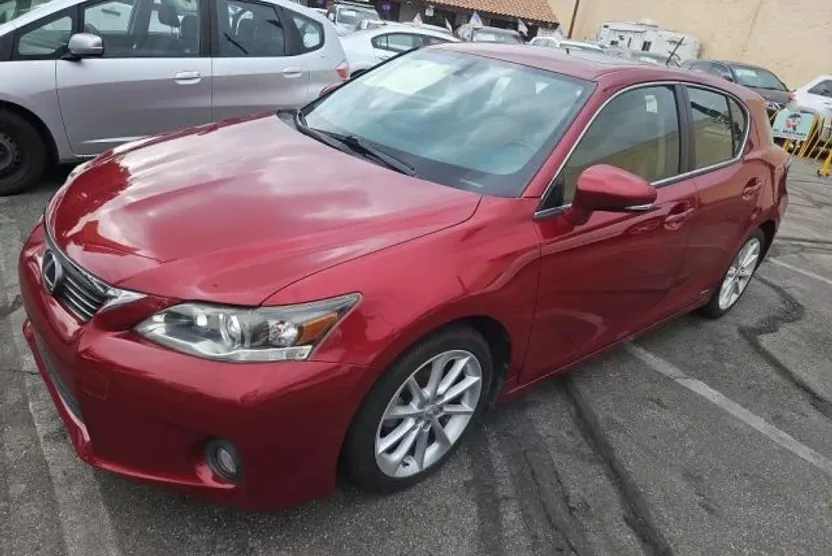 2013 Lexus CT 200h photo 1