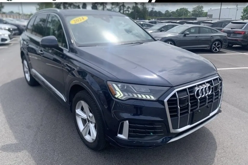 2024 Audi Q7 45 Premium Plus photo 1