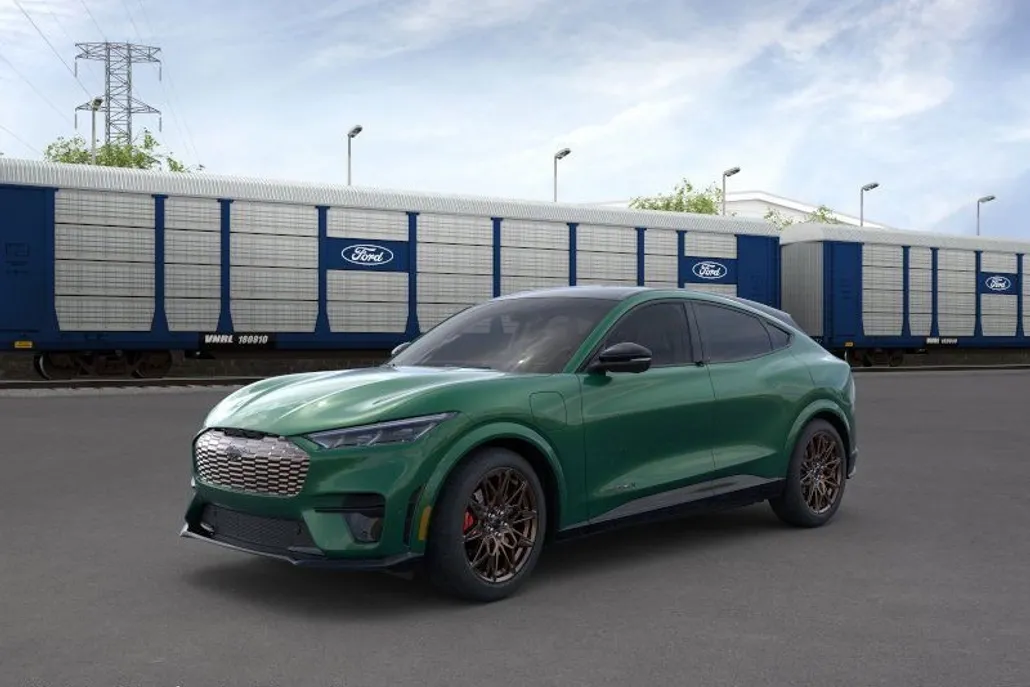2025 Ford Mustang Mach-E GT photo 1