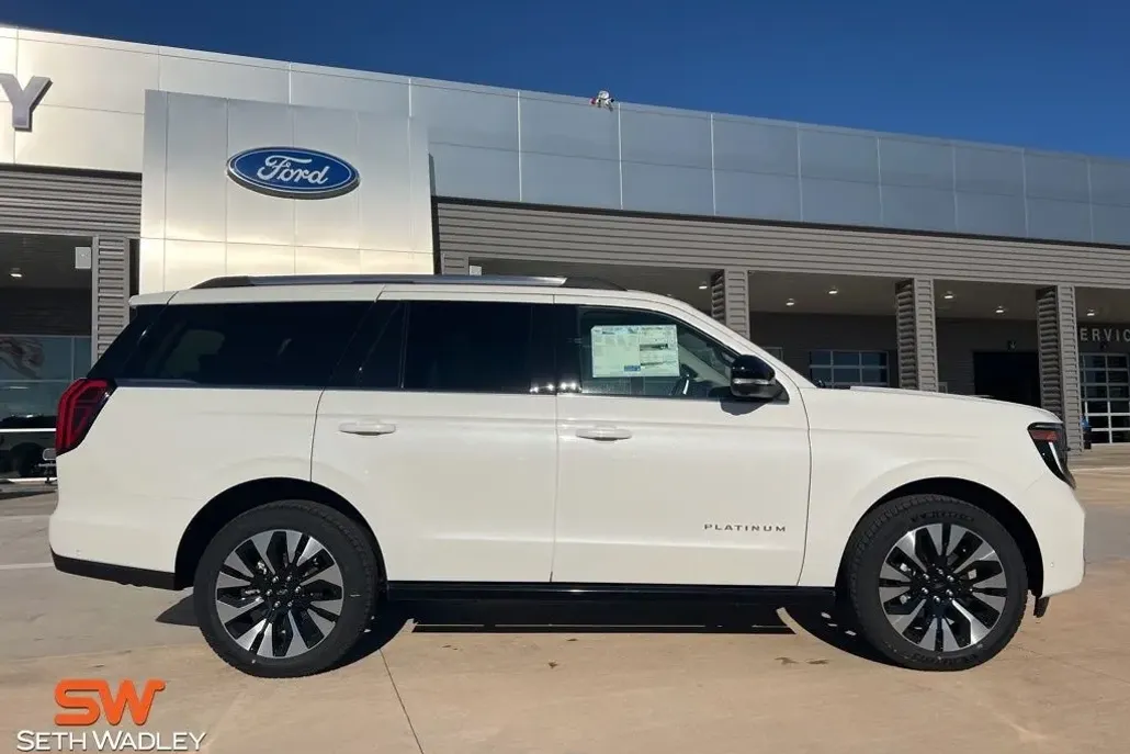 2025 Ford Expedition Platinum photo 1