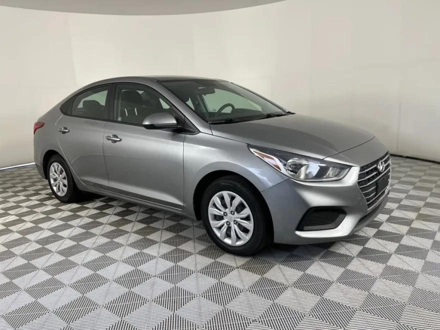 2021 Hyundai Accent SE photo 1