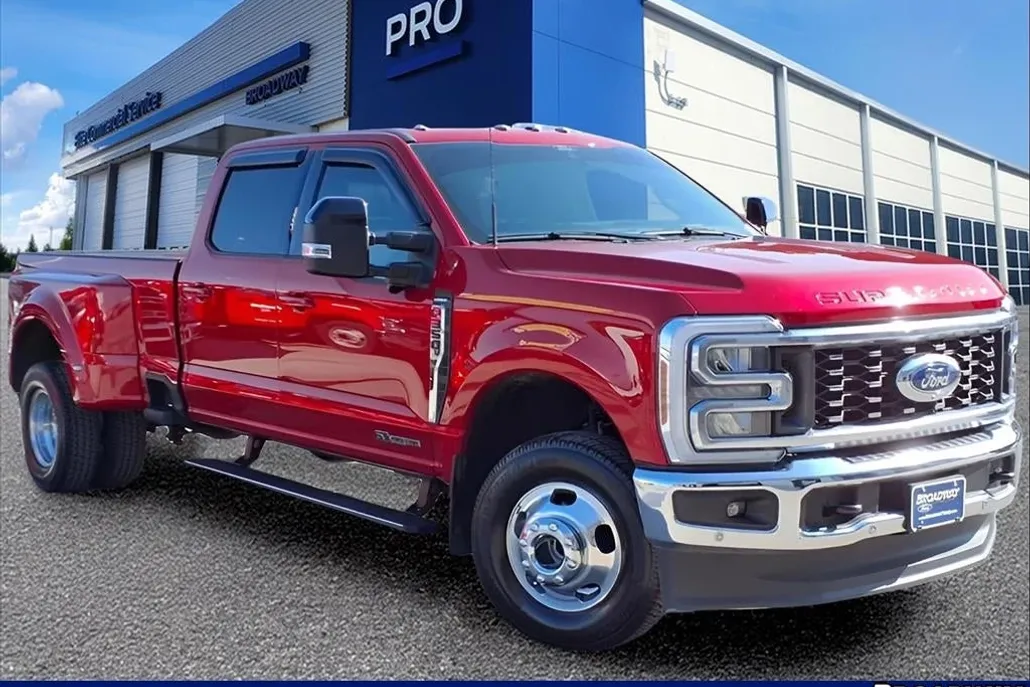2024 Ford F-350 Lariat photo 1