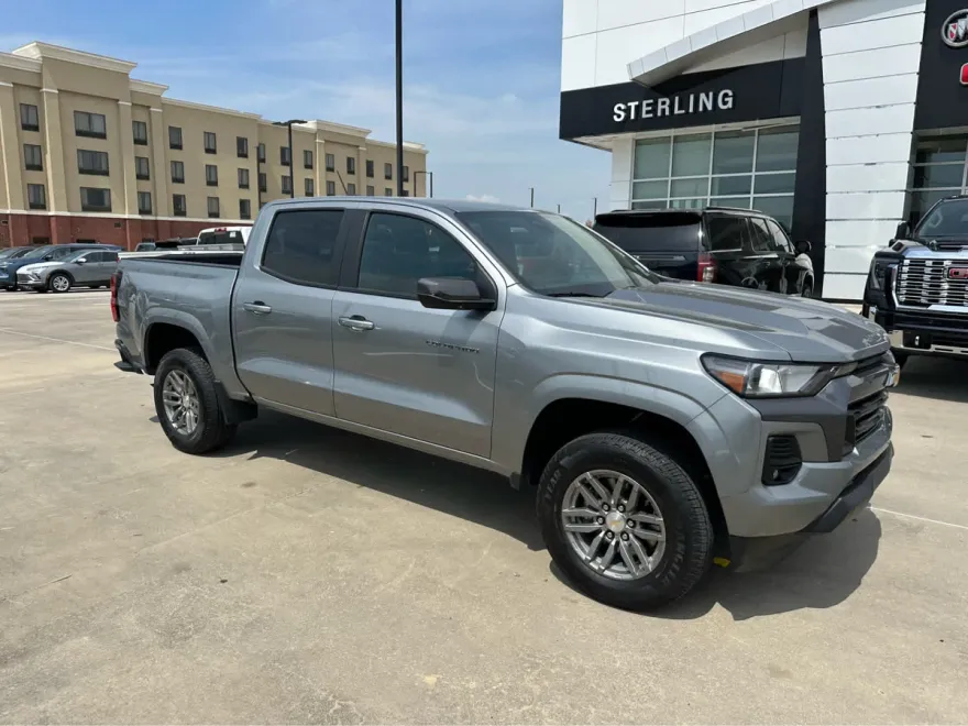 2023 Chevrolet Colorado LT photo 1