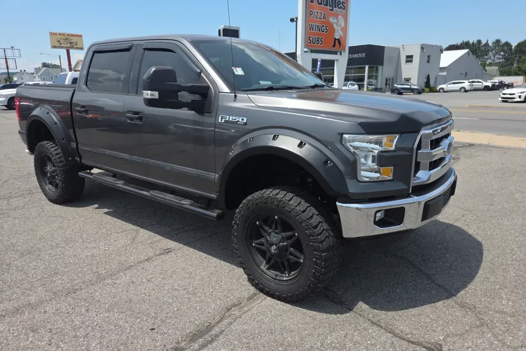 2015 Ford F-150 XLT photo 1