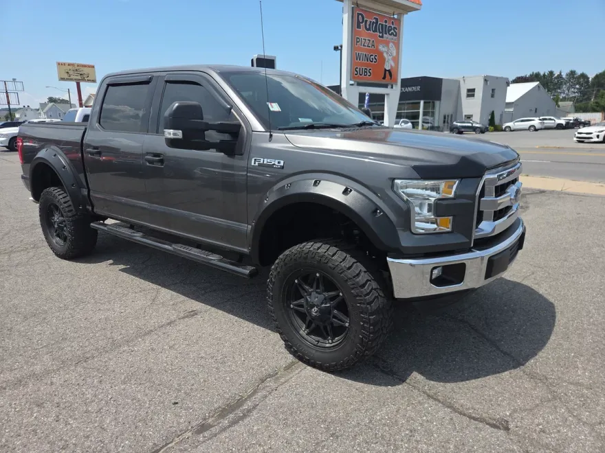 2015 Ford F-150 XLT photo 1