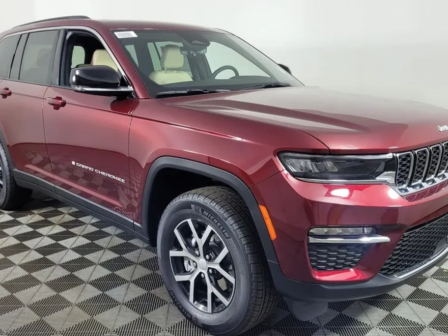 2025 Jeep Grand Cherokee Limited photo 1