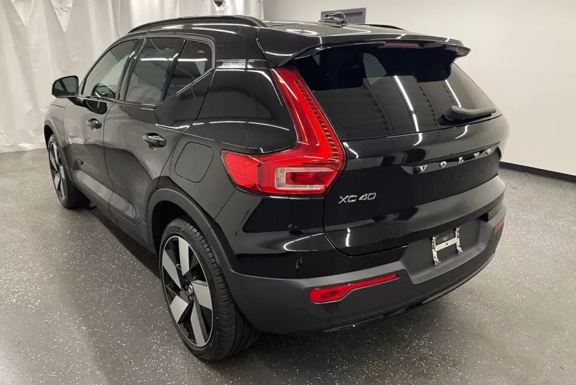 2024 Volvo XC40 Recharge Ultimate photo 1