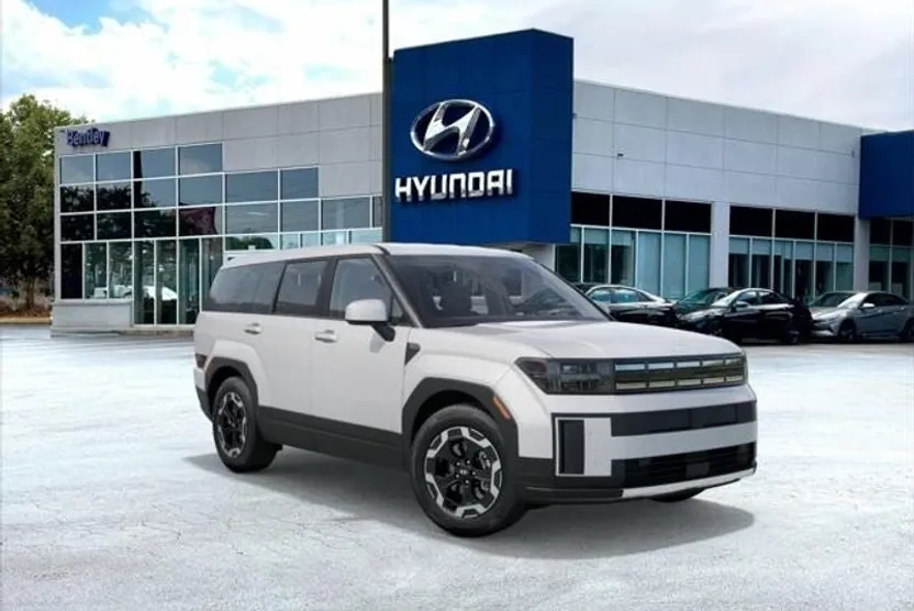 2025 Hyundai Santa Fe SE photo 1