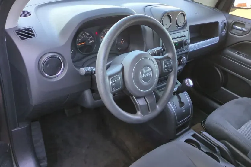 2015 Jeep Compass Sport photo 1