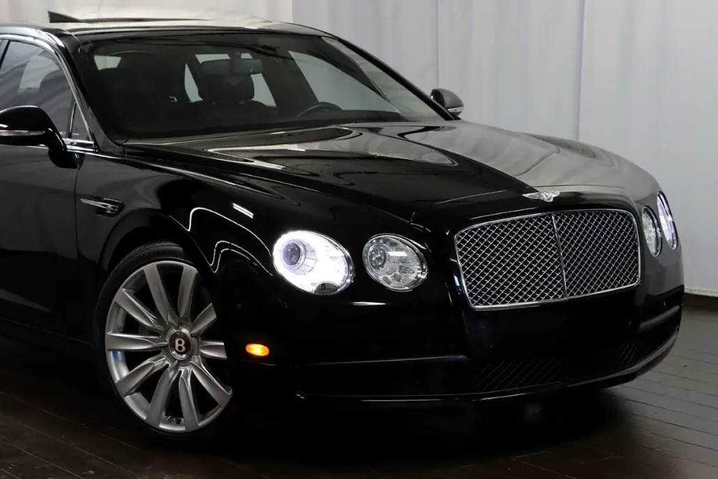 2018 Bentley Flying Spur V8 photo 1