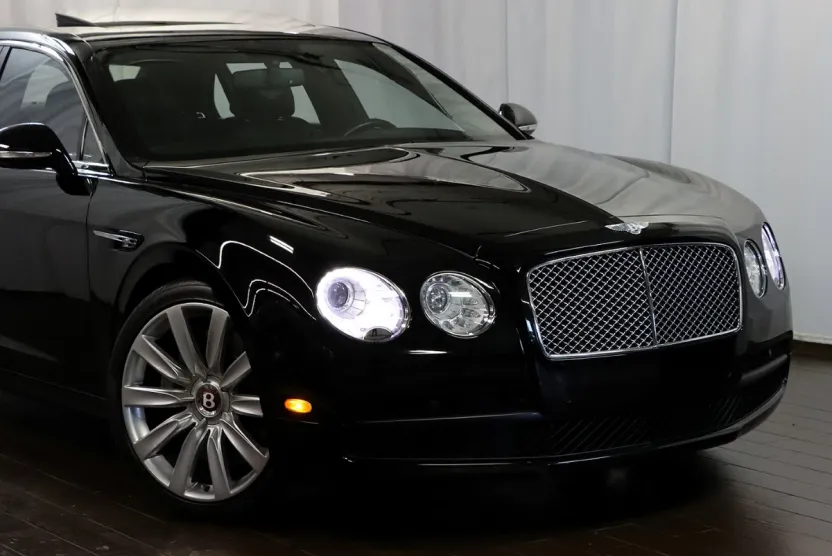 2018 Bentley Flying Spur V8 photo 1