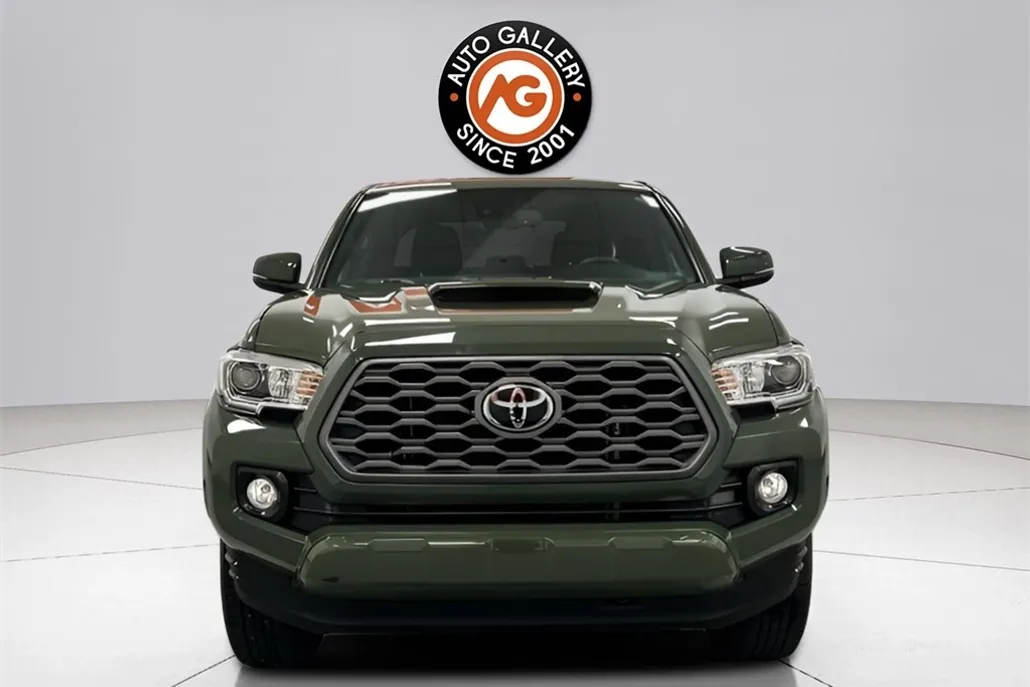 2021 Toyota Tacoma TRD Sport photo 1