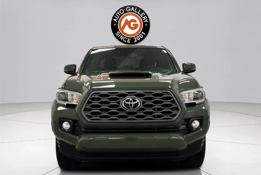 2021 Toyota Tacoma TRD Sport photo 1