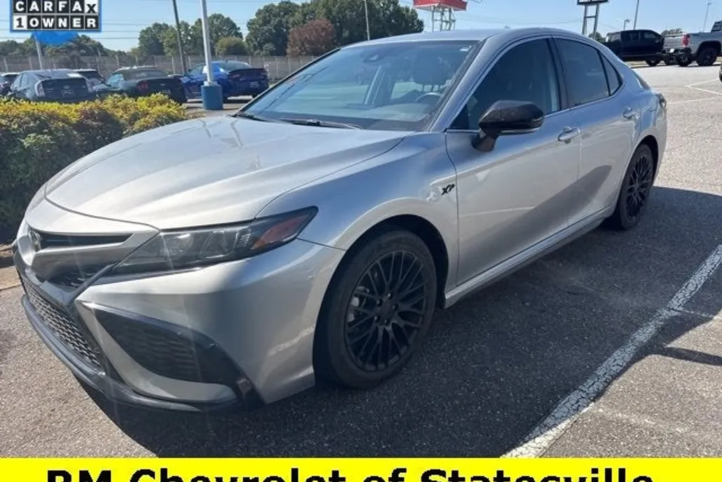 2023 Toyota Camry SE photo 1