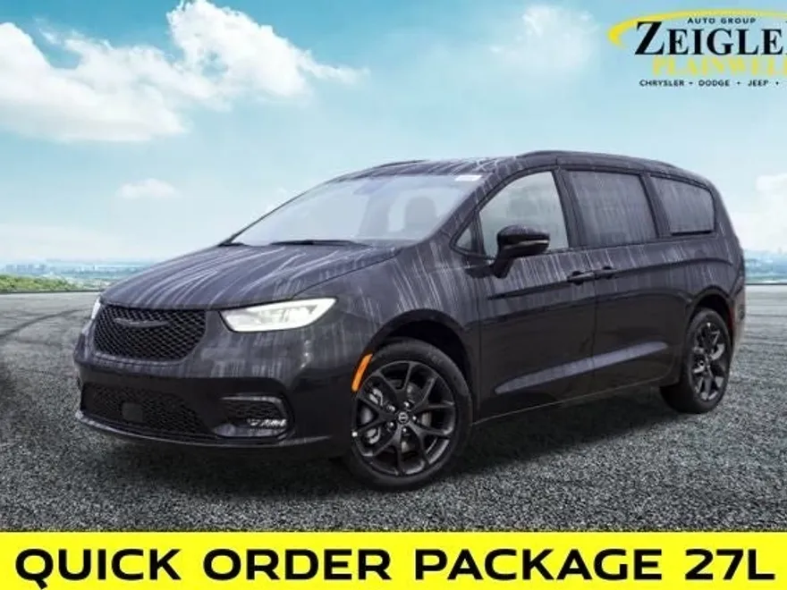 2026 Chrysler Pacifica photo 1